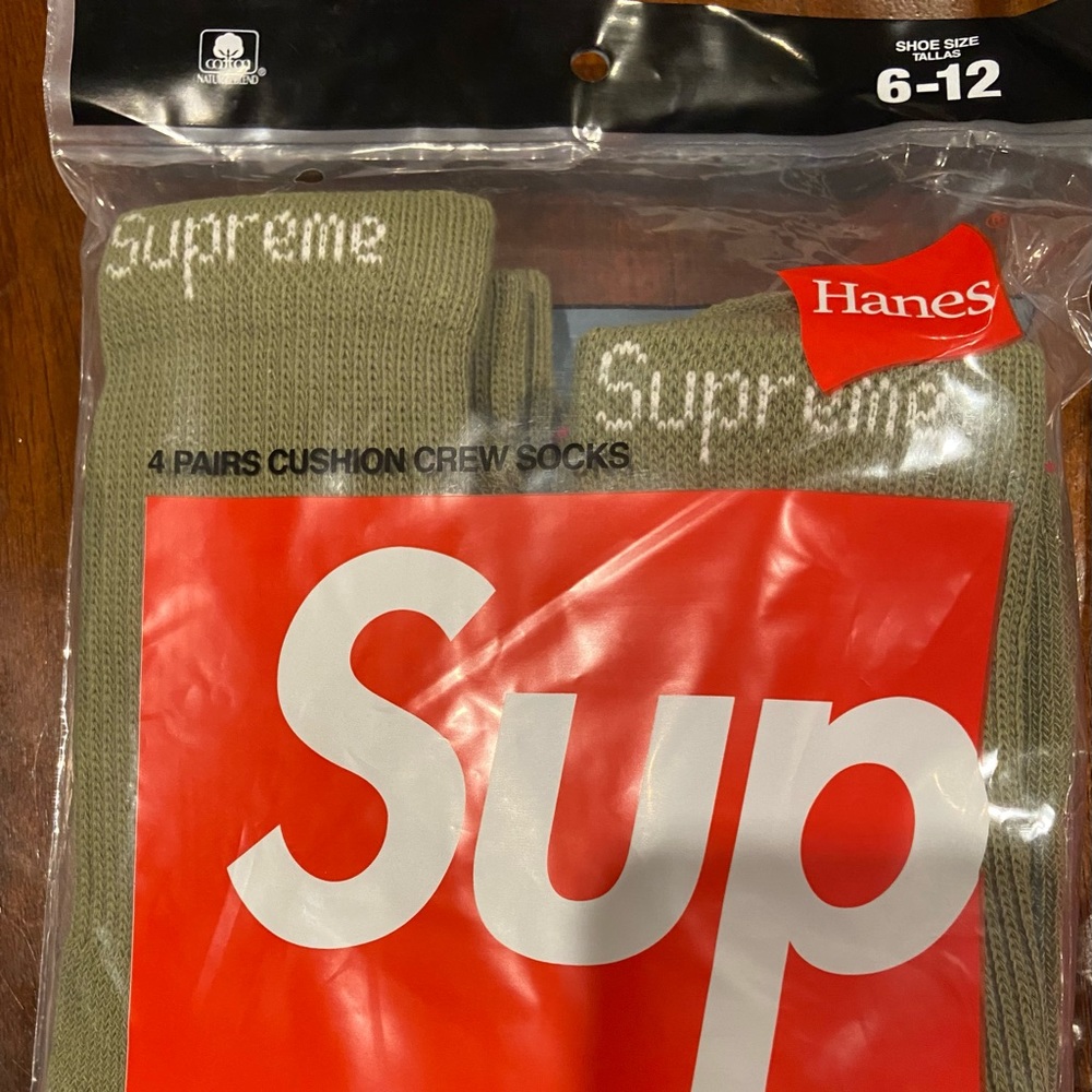 Brand new Supreme Socks. Size 6-12. Olive green